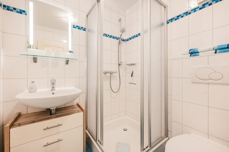 Ferienwohnung Hühnergott: Badezimmer mit Dusche